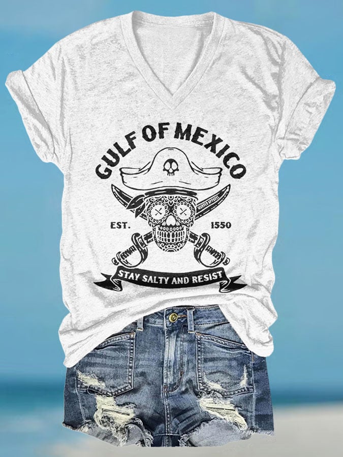 Women's Retro Gulf Of Mexico Est 1550 Stay Salty And Resist Print T-Shirt