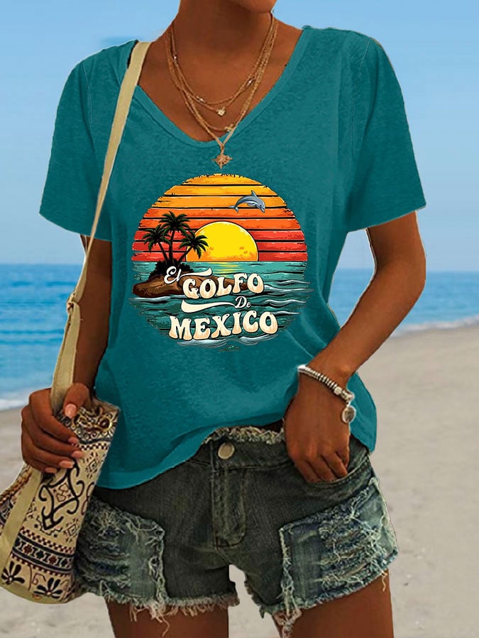 Women's Retro El Golfo De Mexico Dolphin Print T-Shirt