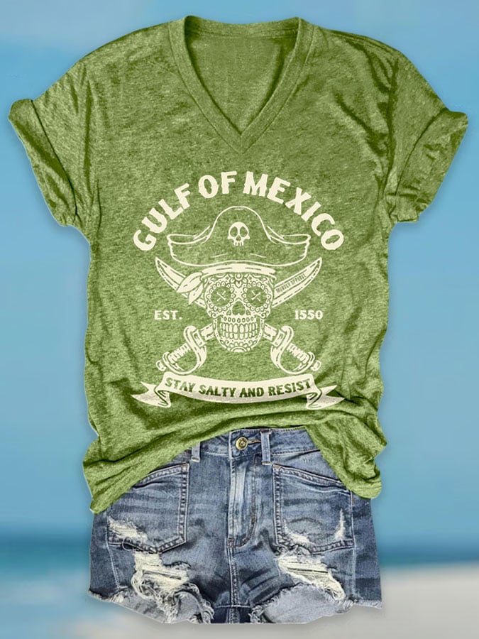Women's Retro Gulf Of Mexico Est 1550 Stay Salty And Resist Print T-Shirt