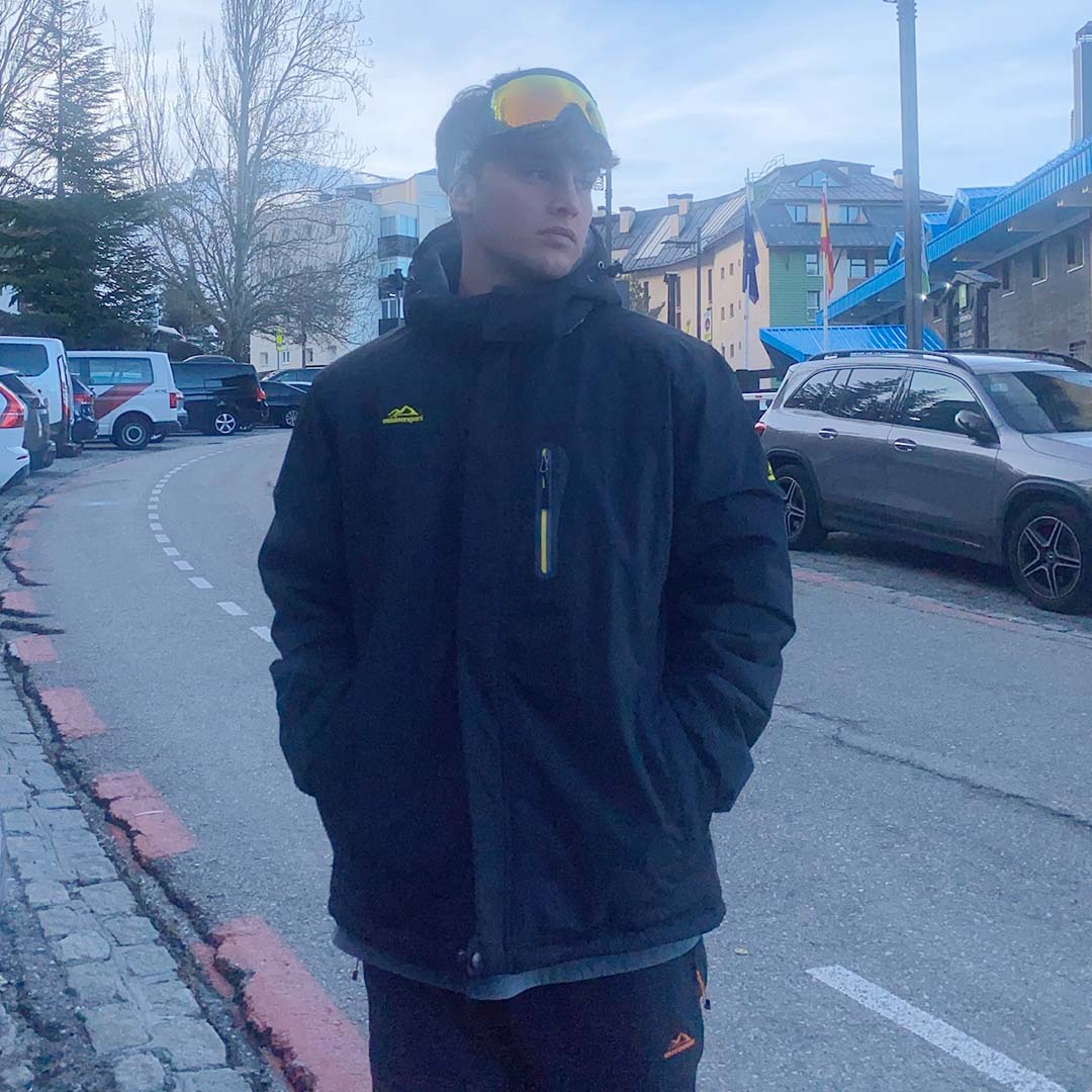 Men's Windproof Fleece Lined Ski Jacket with Multiple Pockets