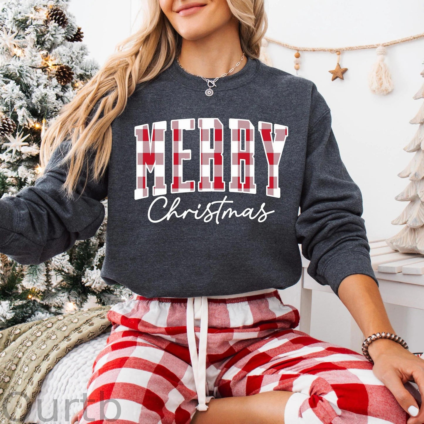 “Merry Christmas” Plaid Graphic Sweatshirt