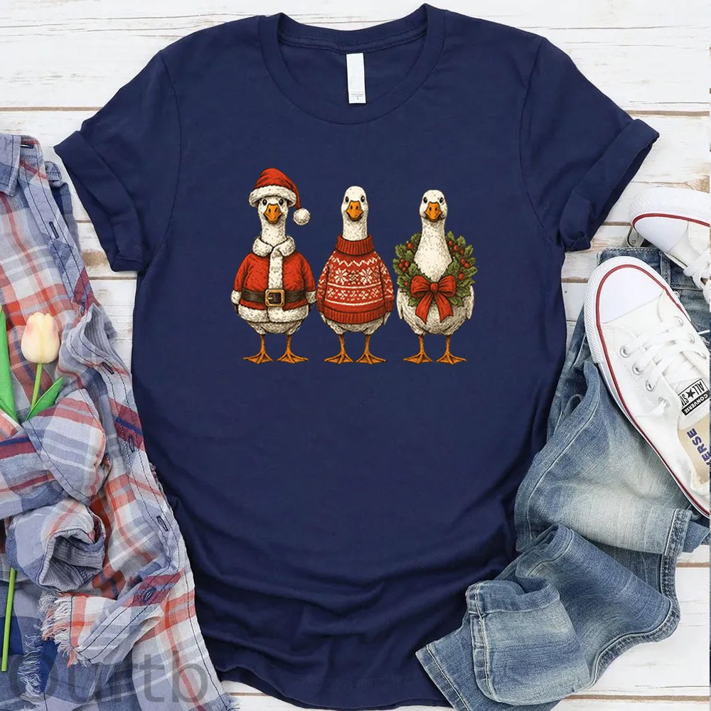 Women's Christmas Ducks  Pattern Round-Neck T-Shirt
