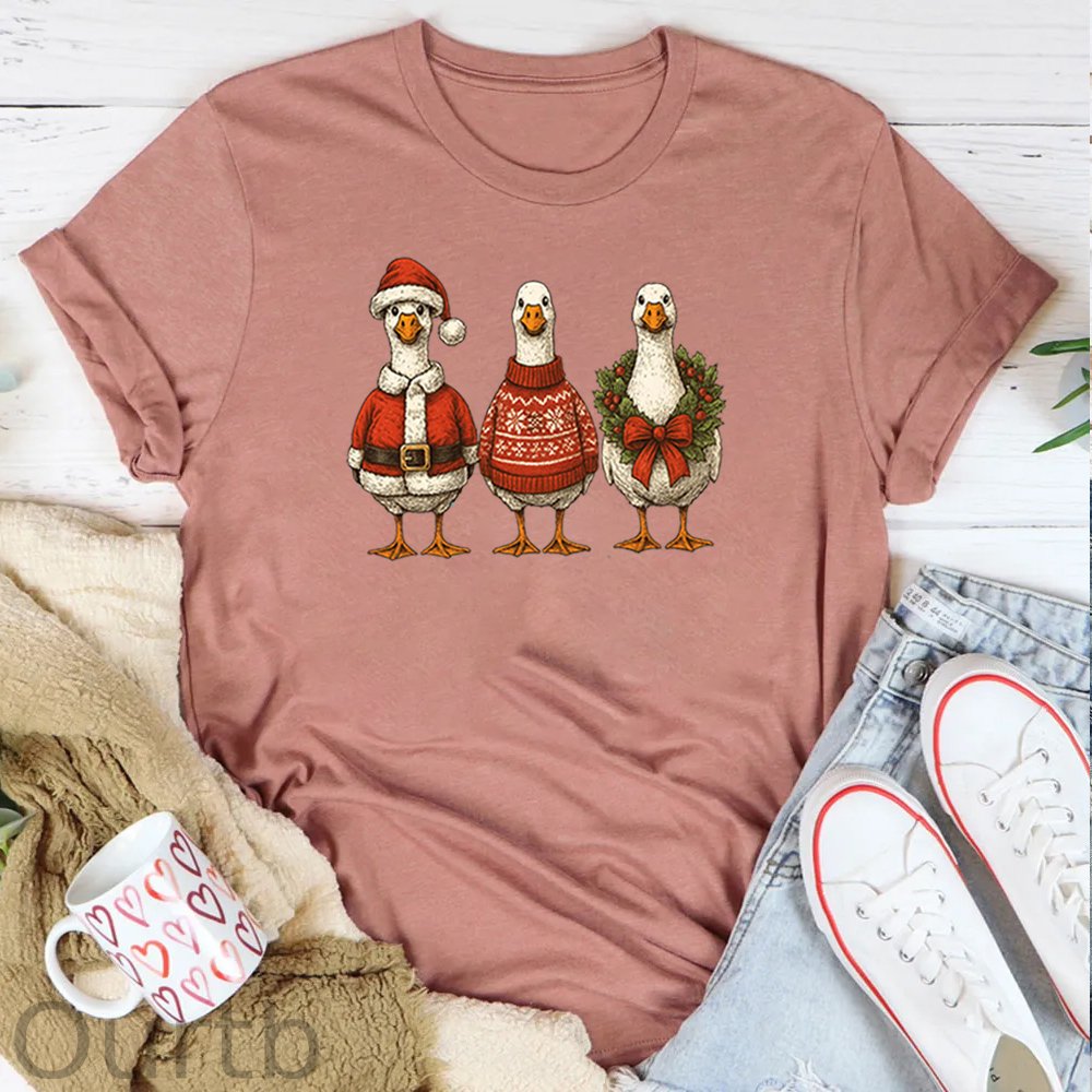 Women's Christmas Ducks  Pattern Round-Neck T-Shirt